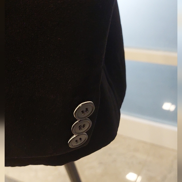 Elegant Black Women's Blazer - Picture 4 of 9